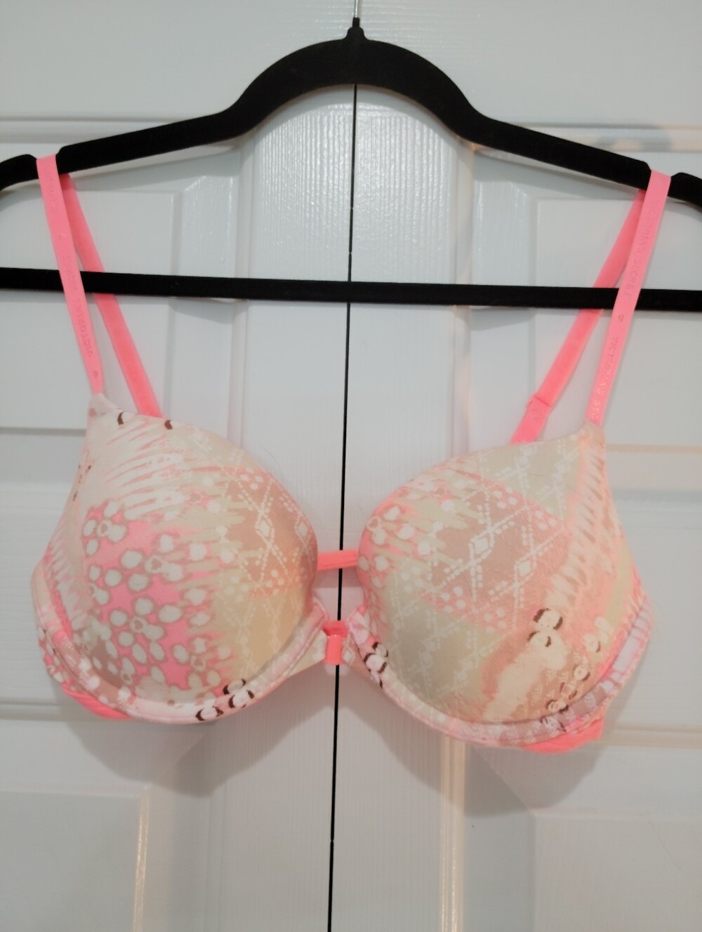 Victoria's Secret Front-Close Push-Up Bra - Picture 1 of 15